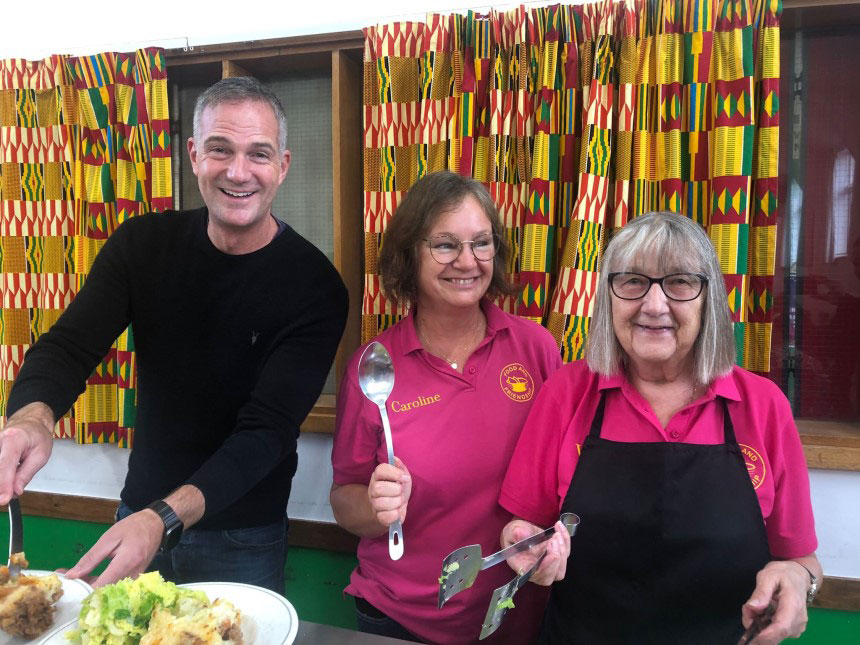 Peter Kyle MP visits the Food & Friendship lunch club